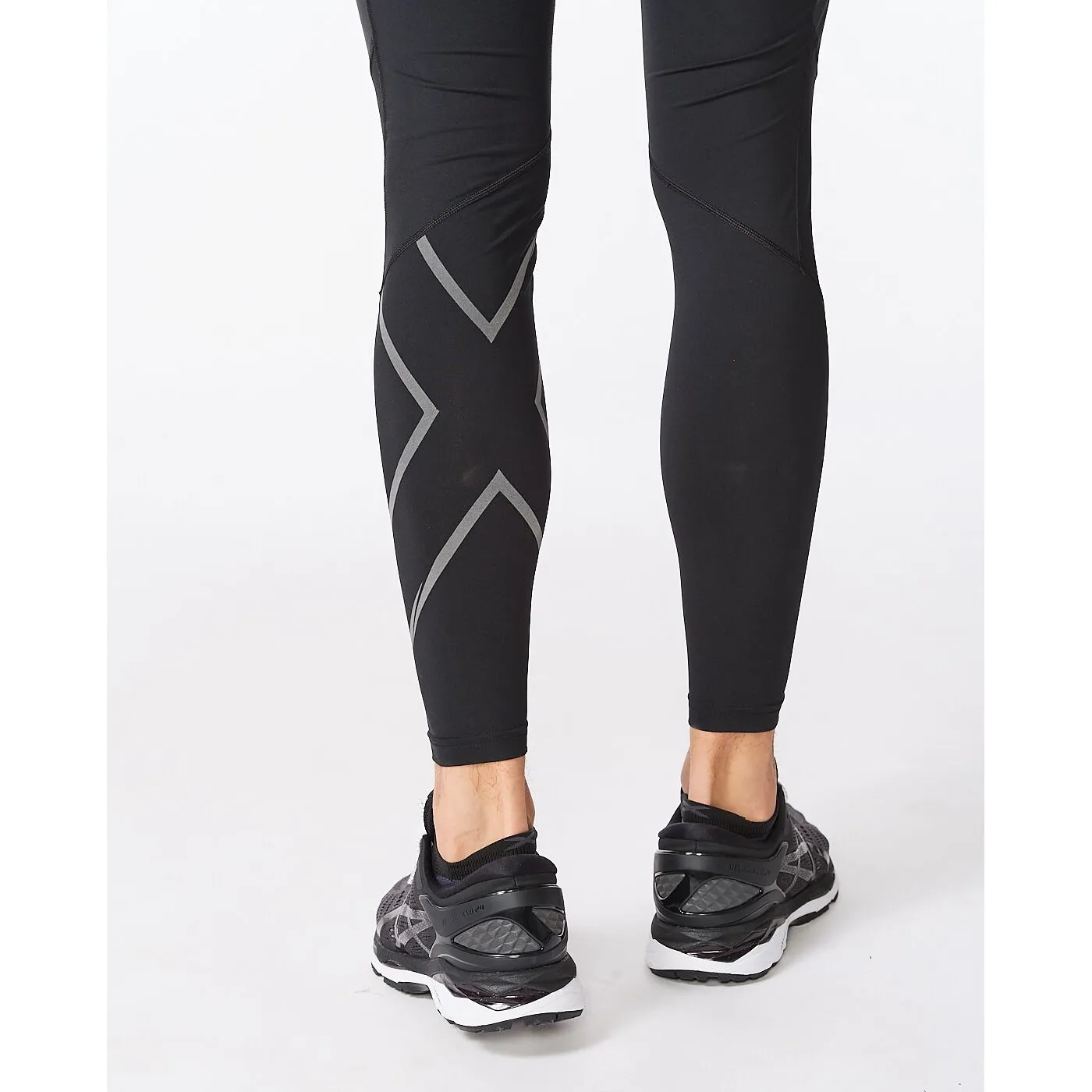 2XU Men&#x27;s Ignition Shield Compression Tights Black/ Black Reflective | Buy 2XU Men&#x27;s Ignition Shield Compression Tights Black/ Black Reflective here | Outnorth