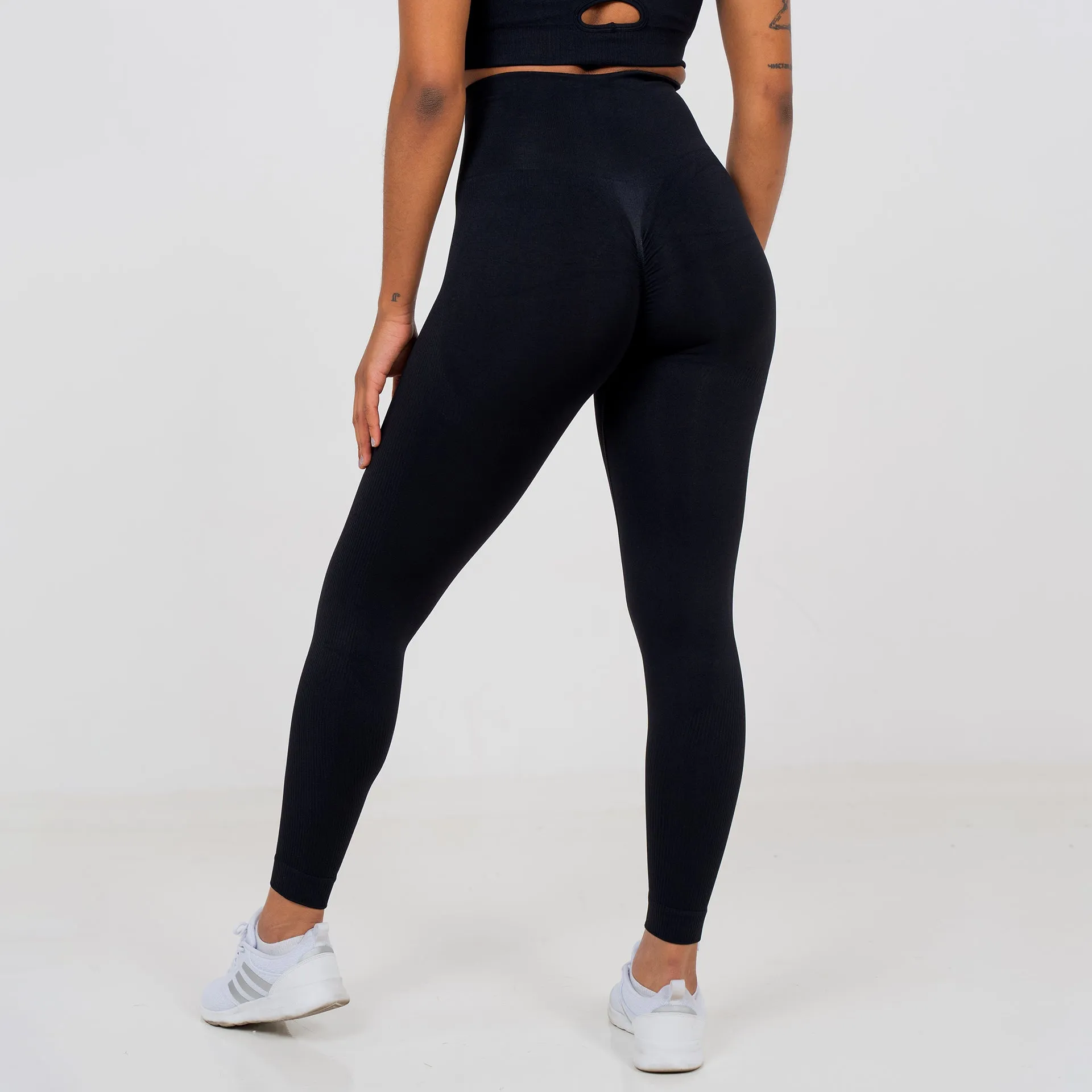 Legacy - Noir Scrunch Leggings